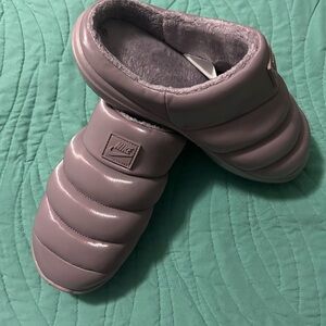 Nike Burrow SE - Women's Slippers (FZ7940-20)